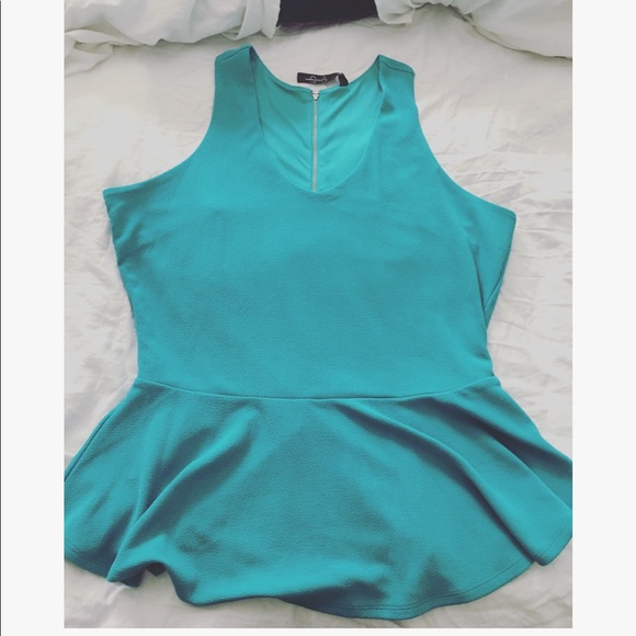 Printer scoop neck peplum top - Picture 4 of 5